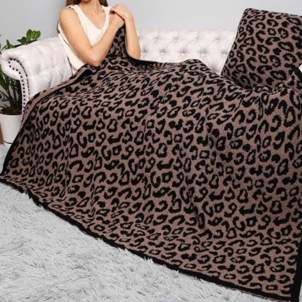 Leopard Print Luxury Soft Blanket *Black & Tan*